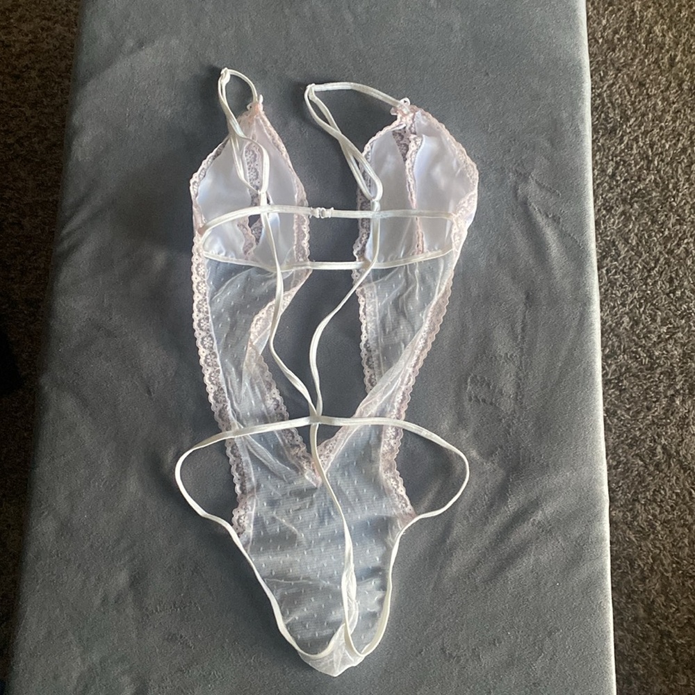 Delicate and pretty lace thong intimate wear! - Picture 2 of 4